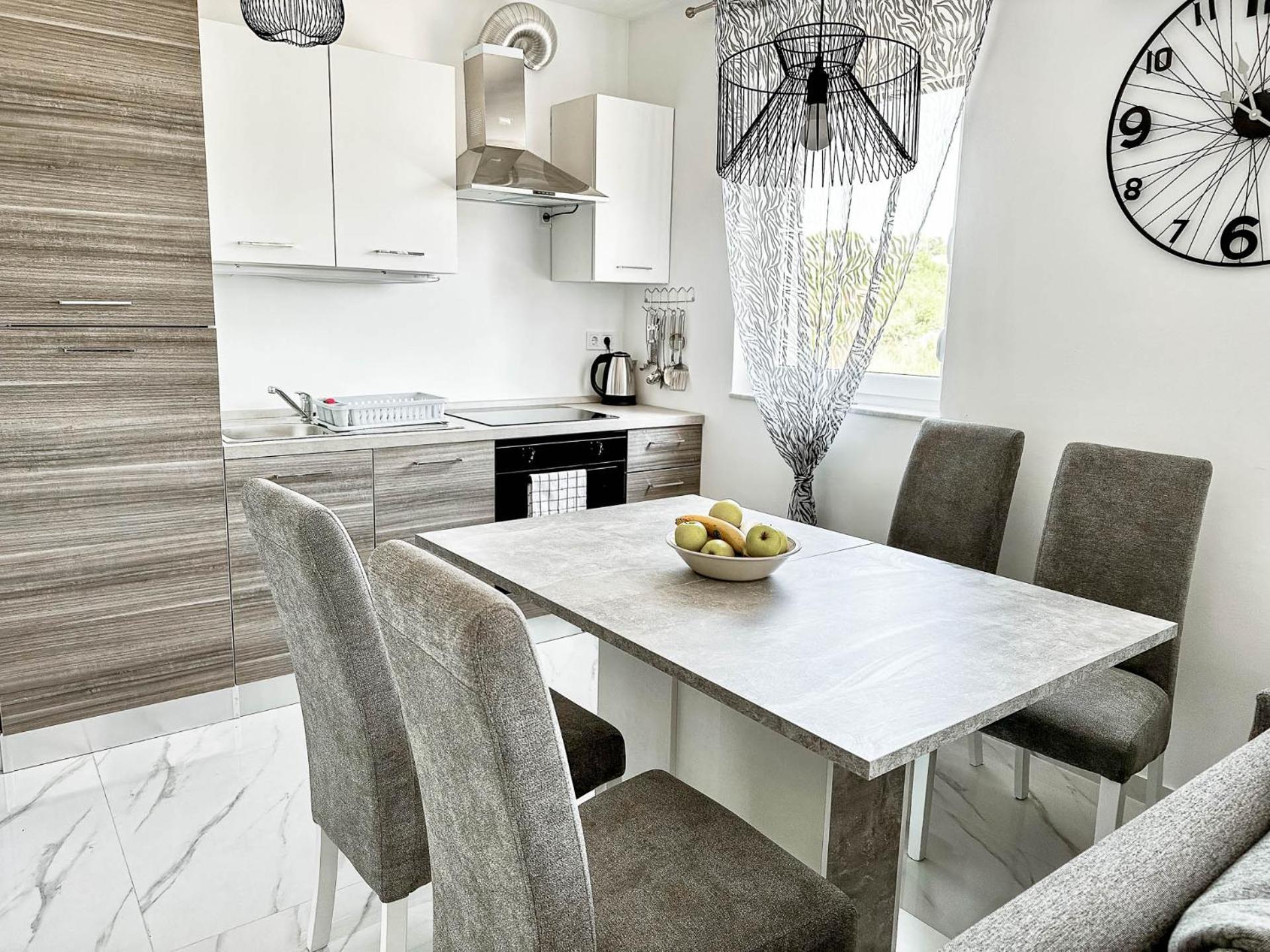 Brand New 2 Bed, 1 Bath Condo ซาดาร์ ภายนอก รูปภาพ