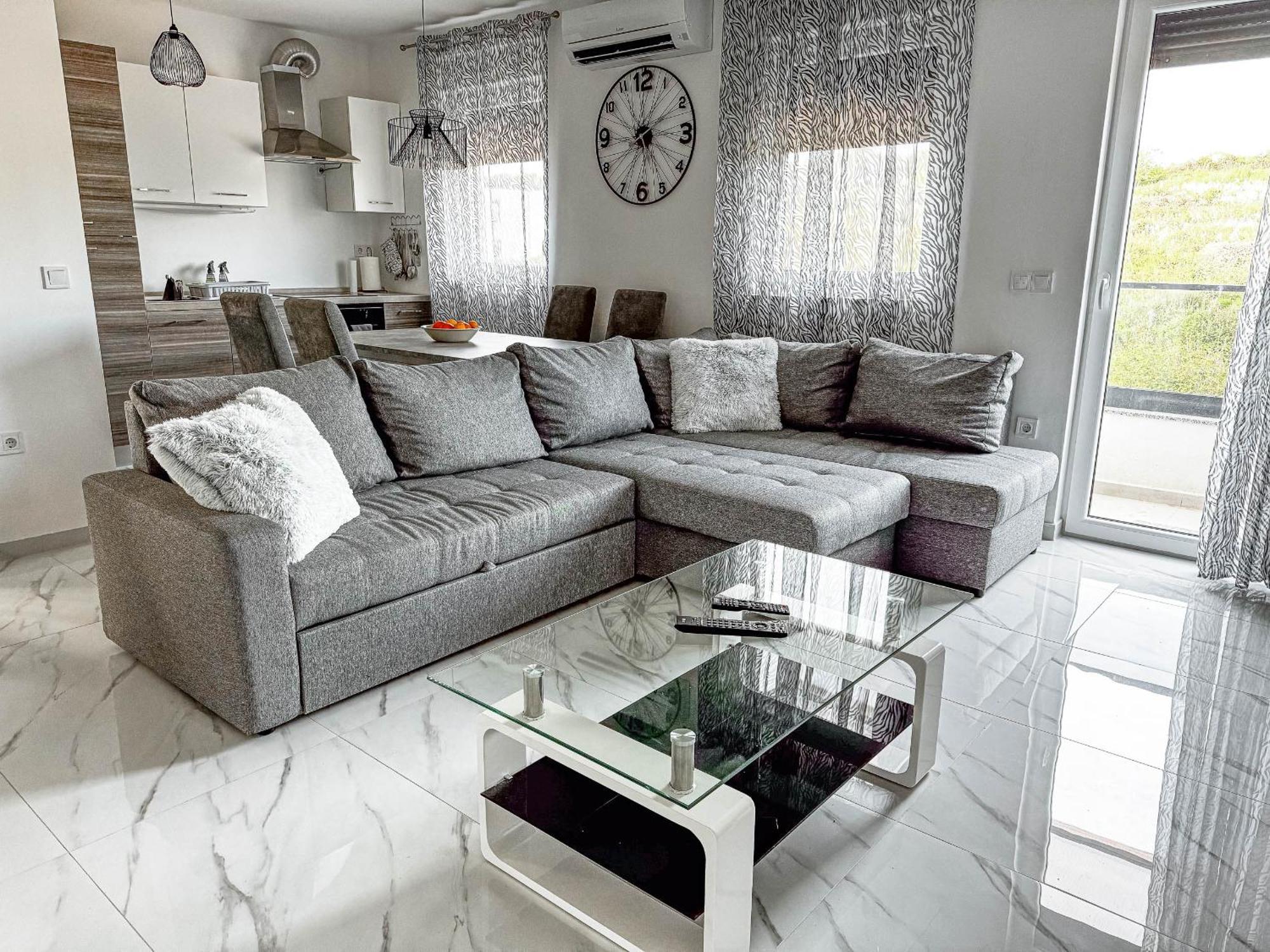 Brand New 2 Bed, 1 Bath Condo ซาดาร์ ภายนอก รูปภาพ